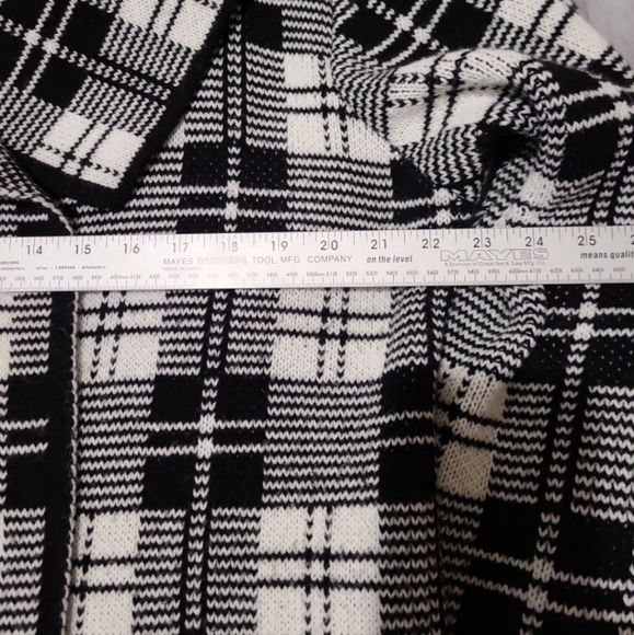AVA COUTURE black and White oversized plaid chunky sweater jacket w/tie SZ XL - Picture 8 of 11